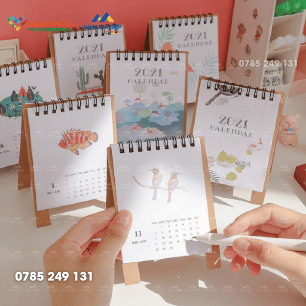 In lịch để bàn theo yêu cầu thiết kế riêng